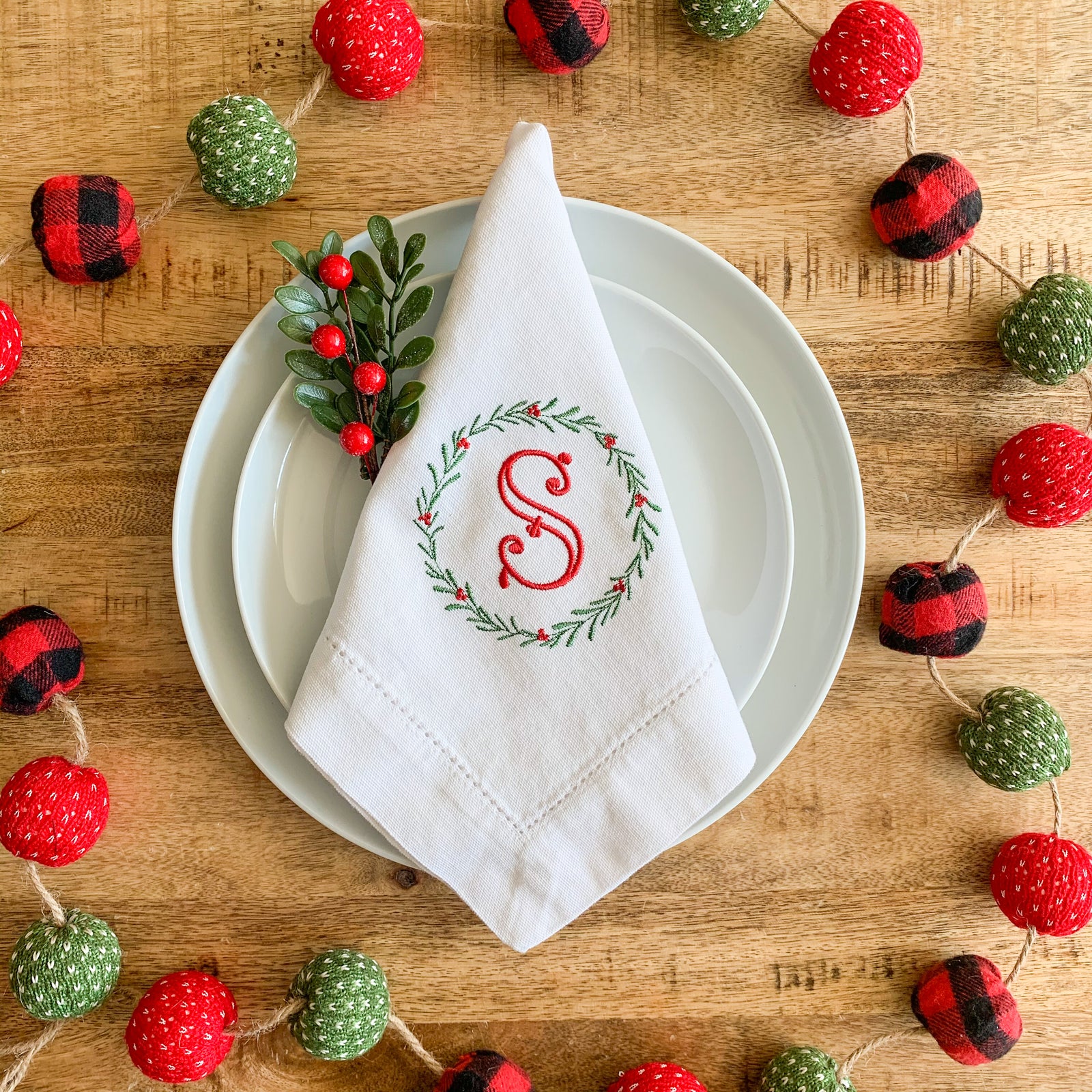 Holly Wreath Embroidered Dinner Napkins